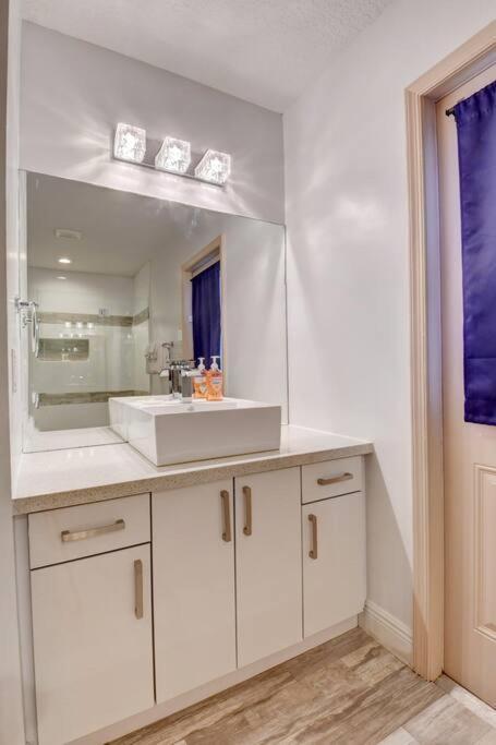 5 Bedroom Mansion With Pool And Non-Heated Jacuzzi Games In Boynton Beach Exterior photo