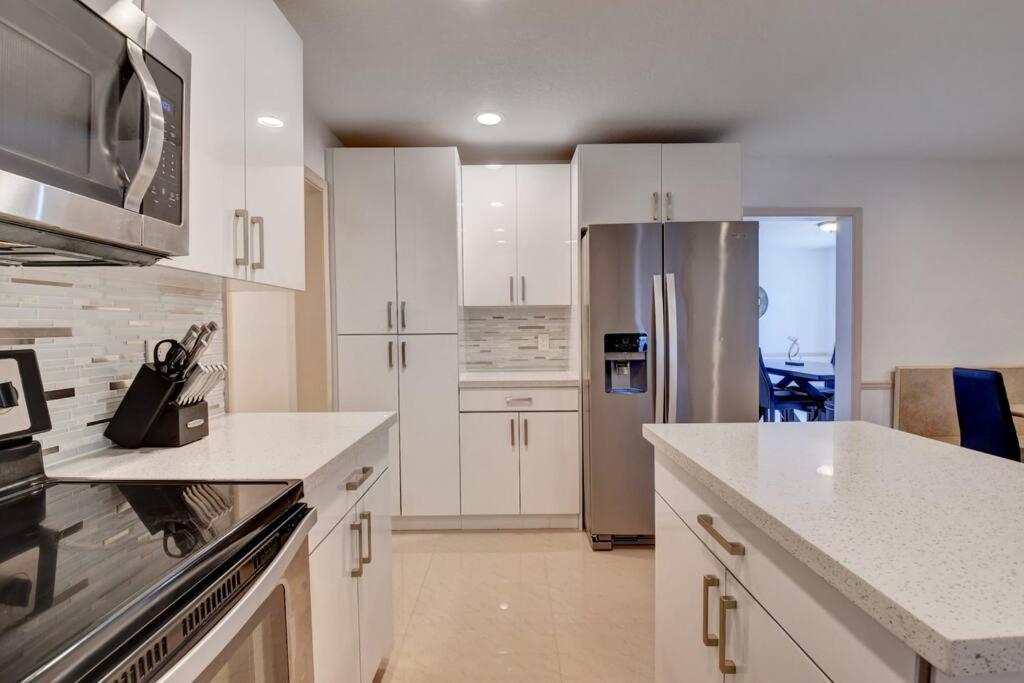5 Bedroom Mansion With Pool And Non-Heated Jacuzzi Games In Boynton Beach Exterior photo